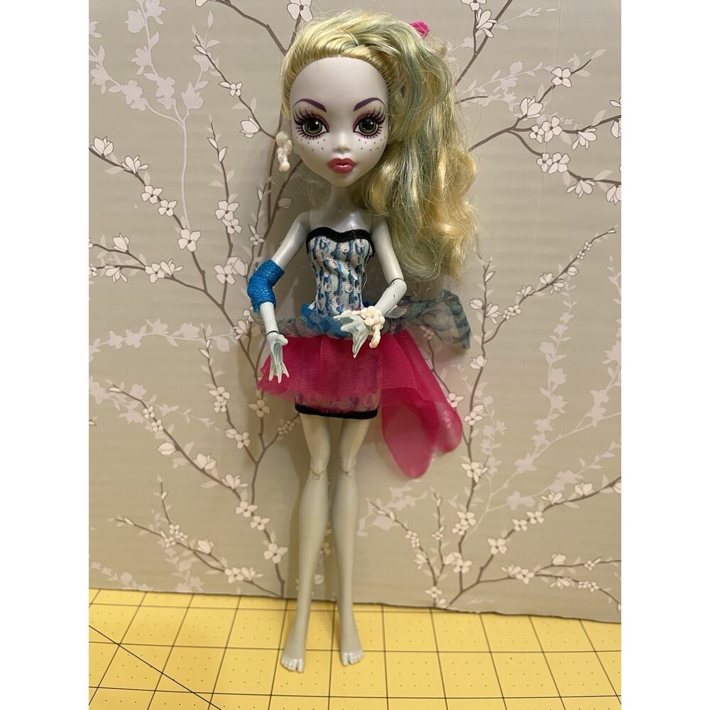 Mattel Monster High Lagoona Blue 11” Fashion Doll Dot Dead Gorgeous No Shoes